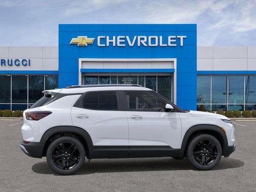 Summit White 2026 Chevrolet Trailblazer LT