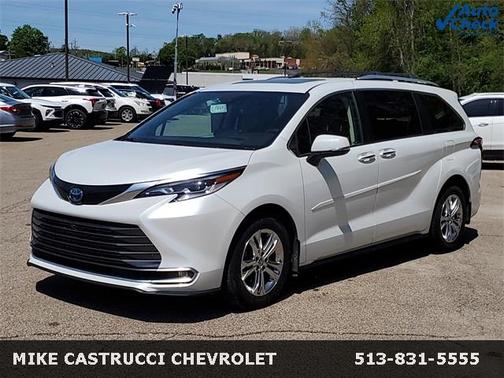 2022 Toyota Sienna Platinum 7 Passenger