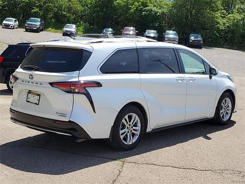 2022 Toyota Sienna Platinum 7 Passenger