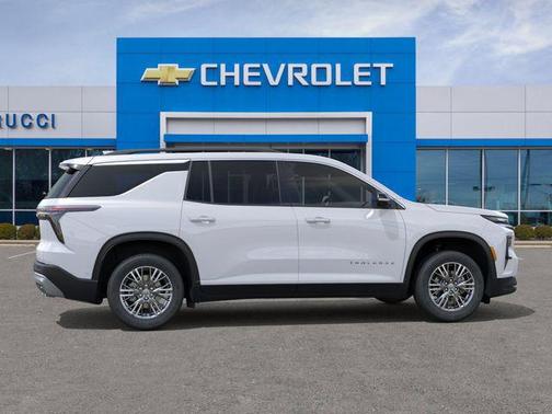 Summit White 2026 Chevrolet Traverse LT