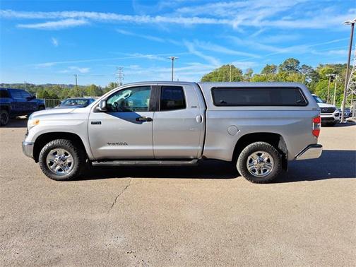 2017 Toyota Tundra SR5