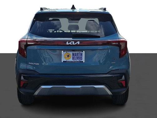 Pluton Blue 2024 Kia Seltos EX