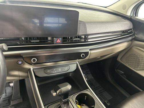 2025 Kia Carnival LXS