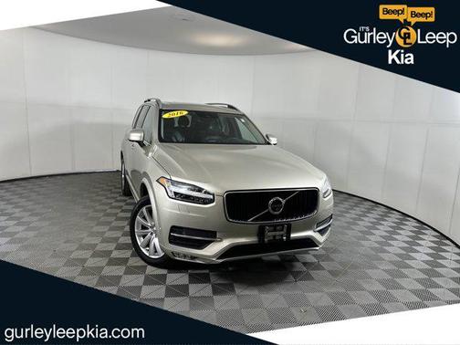 2016 Volvo XC90 T6 Momentum