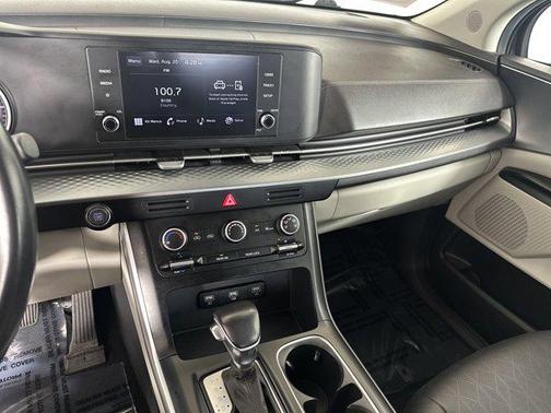 2023 Kia Carnival LX