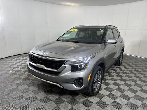 2022 Kia Seltos EX