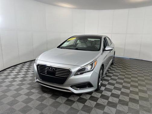 2017 Hyundai SONATA Hybrid Limited