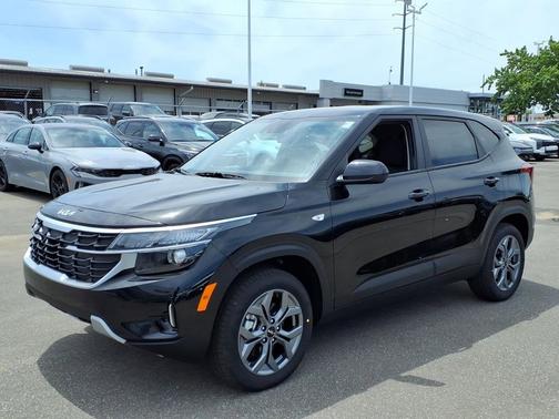 Fusion Black 2026 Kia Seltos LX