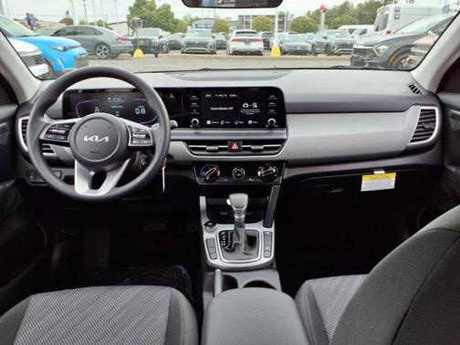 2025 Kia Seltos LX