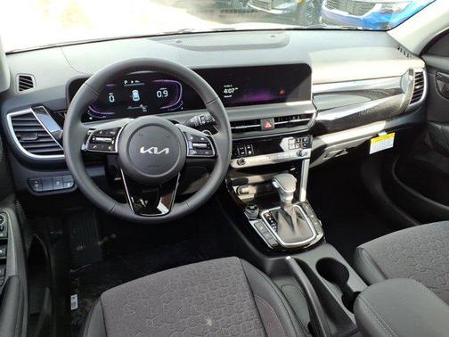 White Pearl 2026 Kia Seltos S