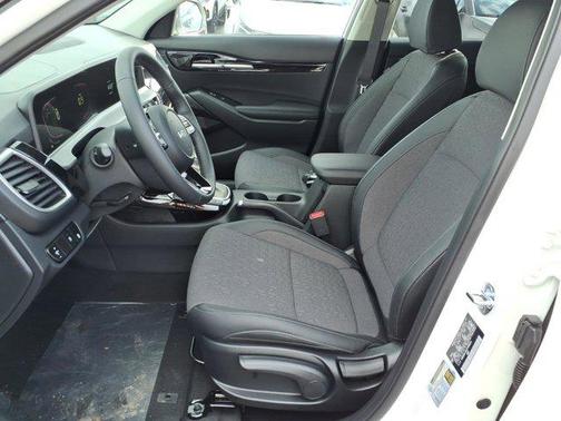 White Pearl 2026 Kia Seltos S