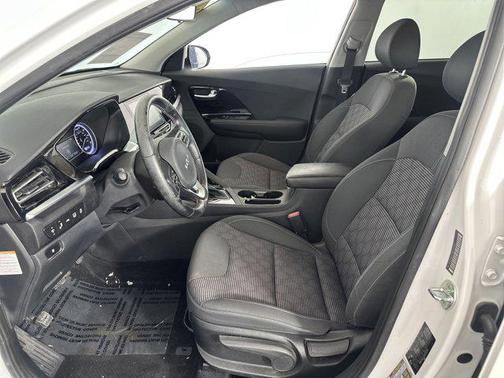 2022 Kia Niro LXS