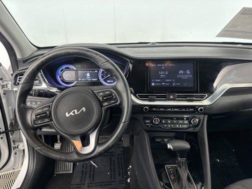 2022 Kia Niro LXS