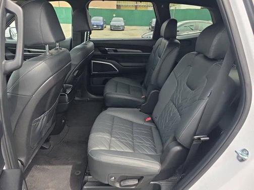 Glacial White Pearl 2023 Kia Telluride EX X-Line