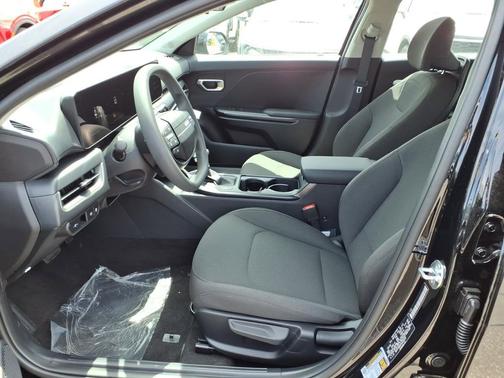 Aurora Black Pearl 2026 Kia K4 LXS