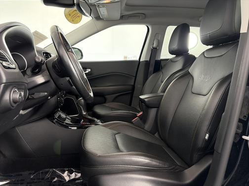 Diamond Black Crystal Pearlcoat 2021 Jeep Compass Limited