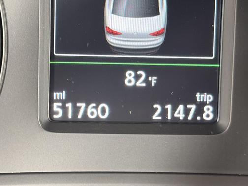 Platinum Gray Metallic 2022 Volkswagen Passat 2.0T SE