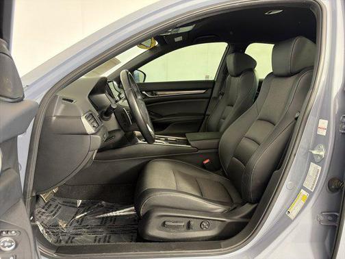 Still Night Pearl 2022 Honda Accord Sport 1.5T