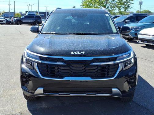 Fusion Black 2026 Kia Seltos S