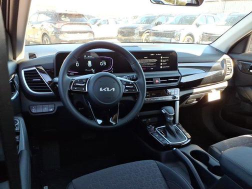 Fusion Black 2026 Kia Seltos S