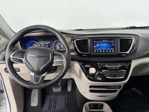 2021 Chrysler Voyager LXI