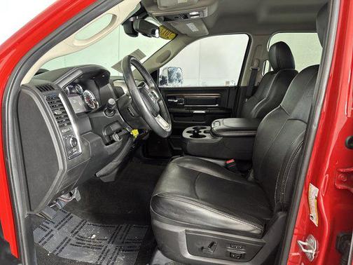 2017 RAM 2500 Laramie Crew Cab 4x4 6'4' Box