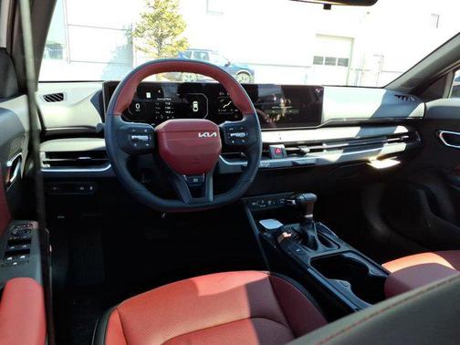 Snow White Pearl 2026 Kia K4 GT-Line