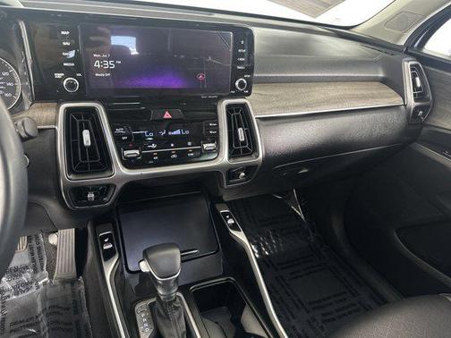 2023 Kia Sorento S