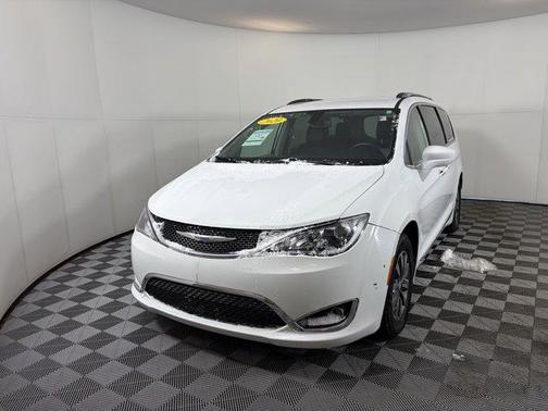 2020 Chrysler Pacifica Touring-L Plus