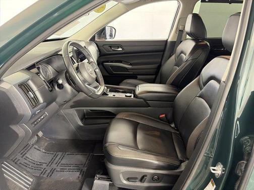 Green 2023 Nissan Pathfinder SL 4WD