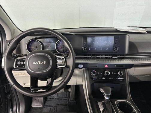 2024 Kia Carnival LX