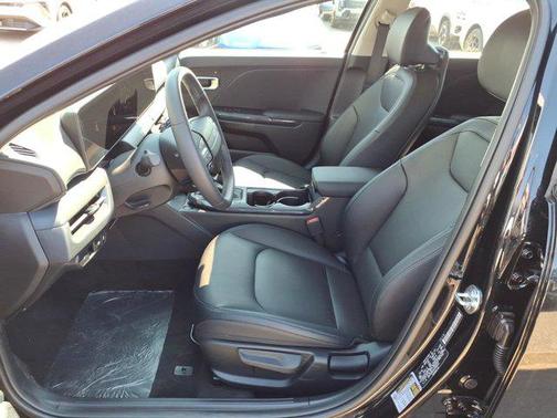 Aurora Black 2026 Kia K4 EX