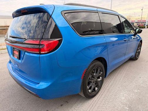 2026 Chrysler Pacifica L