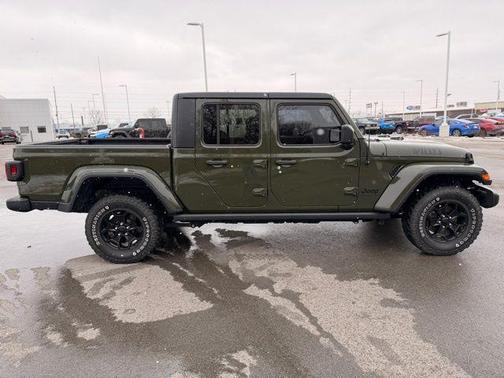2022 Jeep Gladiator Sport