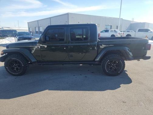 2022 Jeep Gladiator Sport