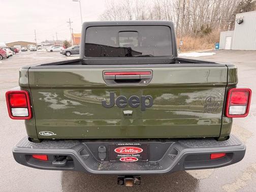 2022 Jeep Gladiator Sport