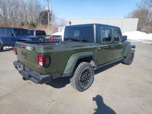 2022 Jeep Gladiator Sport
