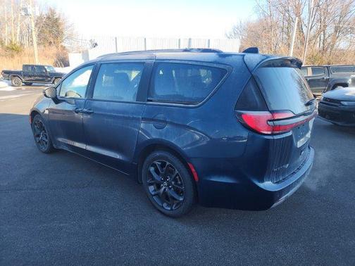 2025 Chrysler Pacifica Limited