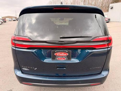 2025 Chrysler Pacifica Limited