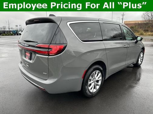 2025 Chrysler Pacifica L