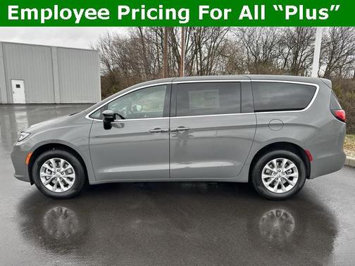 2025 Chrysler Pacifica L
