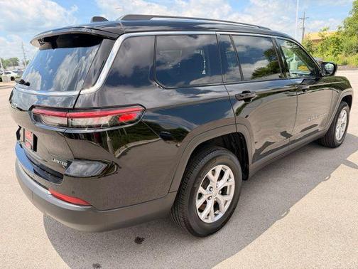Diamond Black Crystal Pearlcoat 2022 Jeep Grand Cherokee L Limited