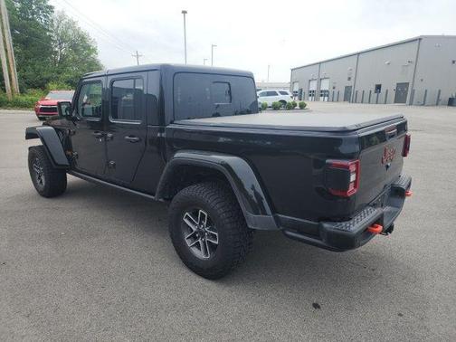 Black Clearcoat 2024 Jeep Gladiator Mojave