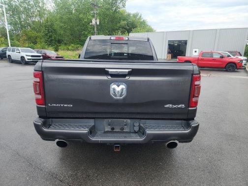 Granite Crystal Metallic Clearcoat 2019 RAM 1500 Limited