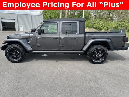 2025 Jeep Gladiator Willys