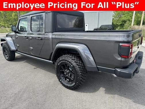 2025 Jeep Gladiator Willys