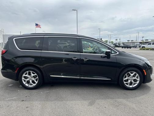 2019 Chrysler Pacifica Touring-L Plus