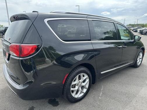 2019 Chrysler Pacifica Touring-L Plus