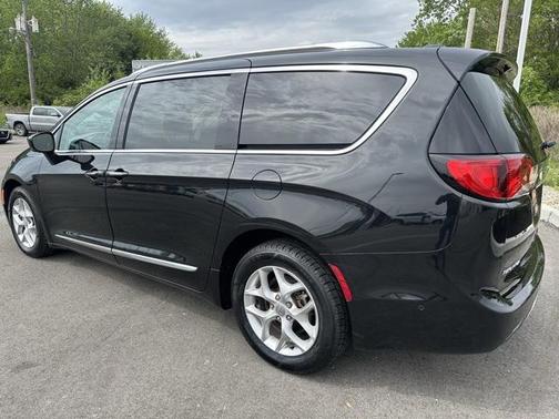 2019 Chrysler Pacifica Touring-L Plus