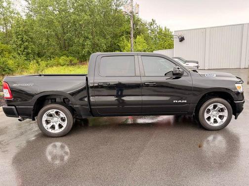 Diamond Black Crystal Pearlcoat 2023 RAM 1500 Big Horn/Lone Star